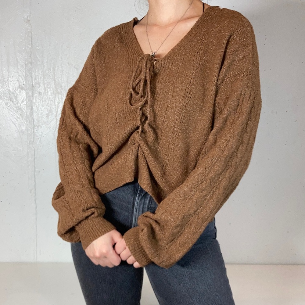 Cropped Tie Front Knit V Neck Lightweight Sweater - Picture 5 of 9